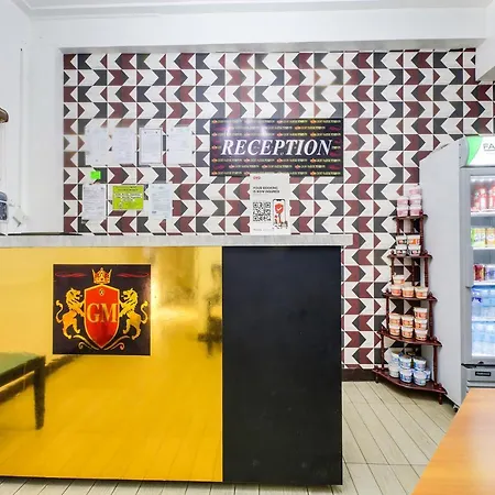 Oyo 895 Golden Majestic Pension Inn