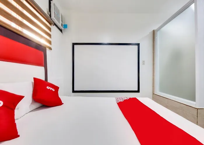 Oyo 895 Golden Majestic Hotel